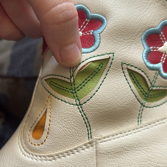NEW In Box Zodiac Roslyn Flower Embroidered Birch Multi Western Heel Boots 7 - Picture 11 of 14